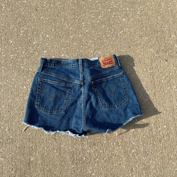 levi’s shorts - Picture 2 of 3